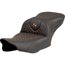 Κάθισμα Roadsofa - Dragon Scale Stitch - πορτοκαλί ραφή - χωρίς πλάτη SADDLEMEN 823-07-20803 Κάθισμα Roadsofa - Dragon Scale Stitch - πορτοκαλί ραφή - χωρίς πλάτη SADDLEMEN 823-07-20803