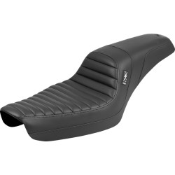Κάθισμα Thrashin' Pro Series - Tuck-n-Roll - Dyna SADDLEMEN TS89604T Κάθισμα Thrashin' Pro Series - Tuck-n-Roll - Dyna SADDLEMEN TS89604T