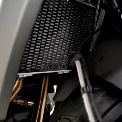 Προστατευτκό ψυγείου μοτοσυκλέτας R&G RACING Pro Radiator Guard - Black CFMOTO 650GT 19-24 Προστατευτκό ψυγείου μοτοσυκλέτας R&G RACING Pro Radiator Guard - Black CFMOTO 650GT 19-24